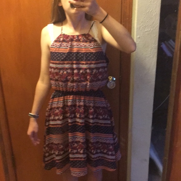 Dress🚨🔜🚨 - Picture 3 of 5